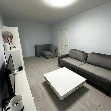 Tallinn's Prime Spot: Pae 49 - Near Airport, Concerts & Shops Апартаменты