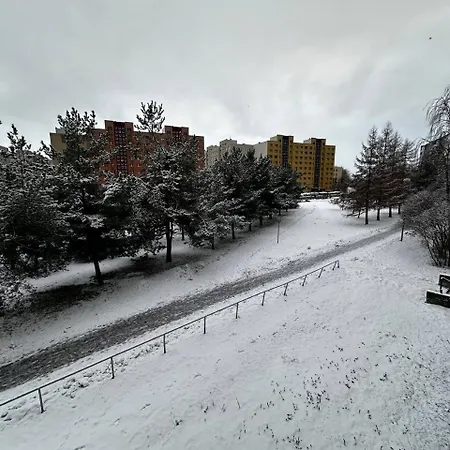 Tallinn's Prime Spot: Pae 49 - Near Airport, Concerts & Shops Апартаменты *