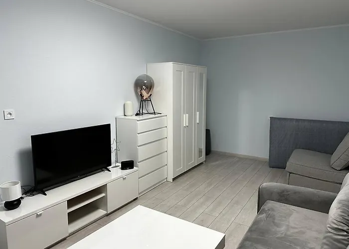 Apartment Tallinn's Prime Spot: Pae 49 - Near Airport, Concerts & Shops *