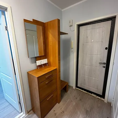 Tallinn's Prime Spot: Pae 49 - Near Airport, Concerts & Shops Korter *